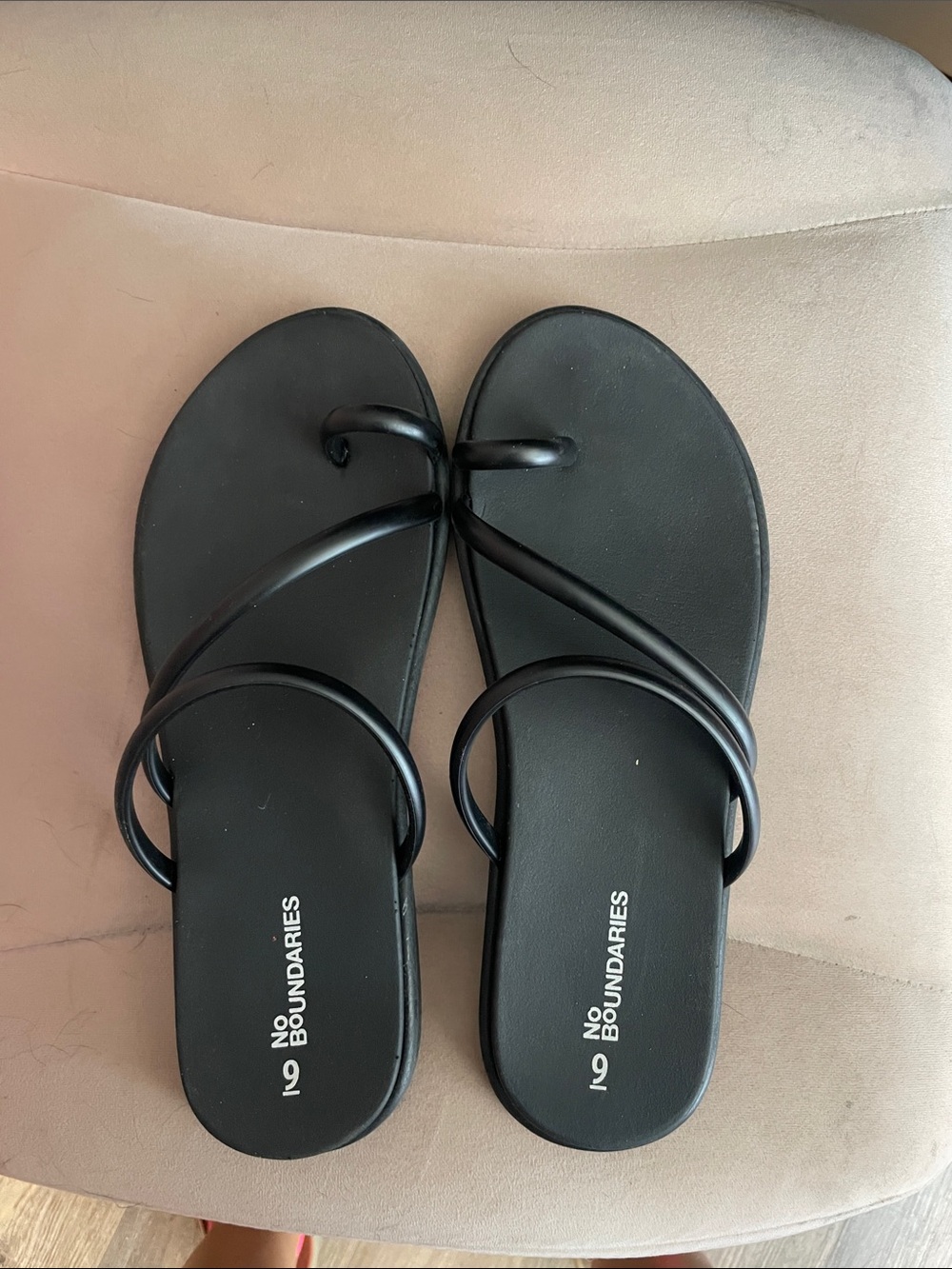 NWOT No Boundaries Black Strappy Slide Sandals